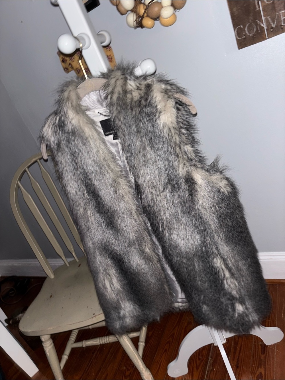 Banana Republic  XS Silver Gray Faux Fur Vest